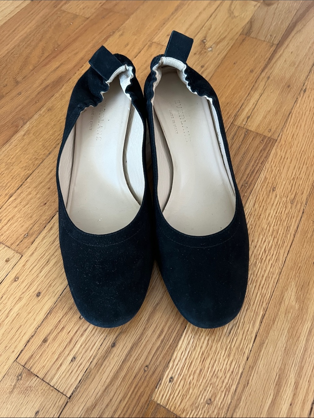 GUC Everlane Black suede day pump 2” block heels size 7